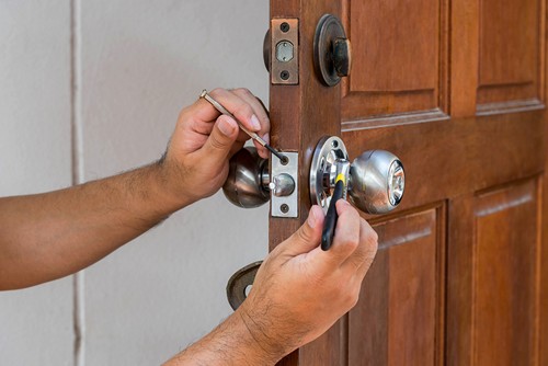 local locksmith services in Hollywood FL