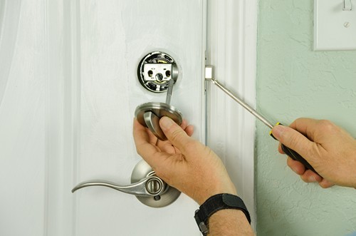 lock replacement change for house in Hollywood